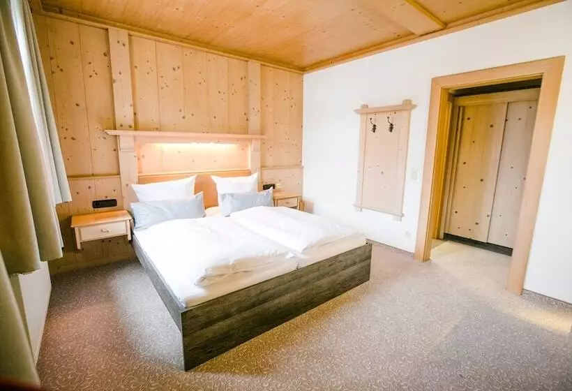 Hotelli Landgasthof Zum Herz
