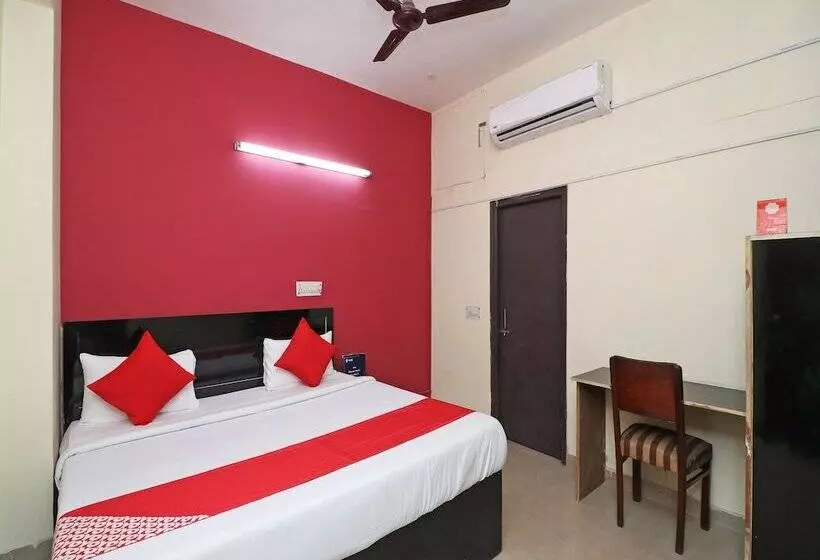 هتل Mehak Palace By Oyo Rooms