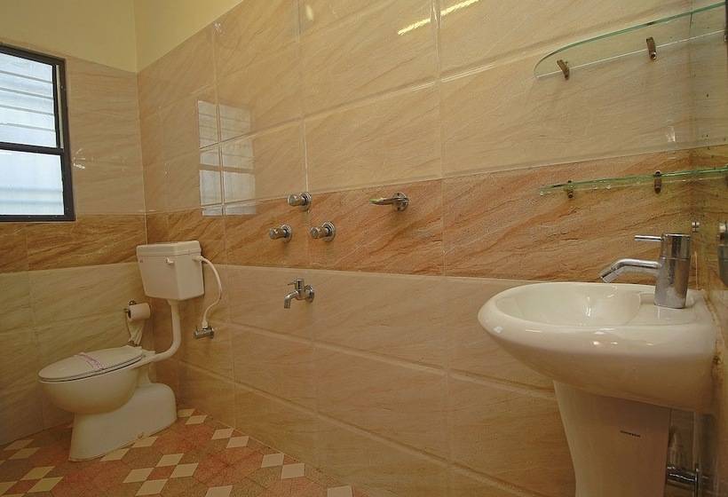 בית מלון כפרי Ruposhi Bangla Eco Resort By Oyo