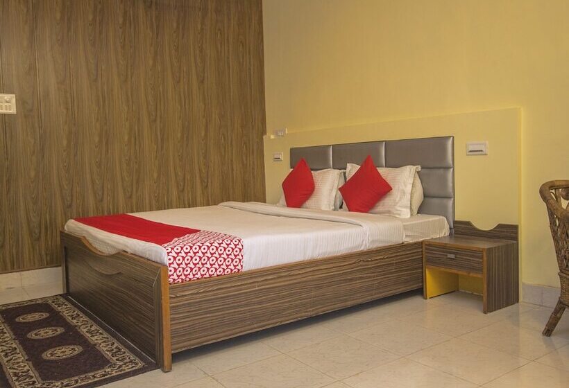 בית מלון כפרי Ruposhi Bangla Eco Resort By Oyo