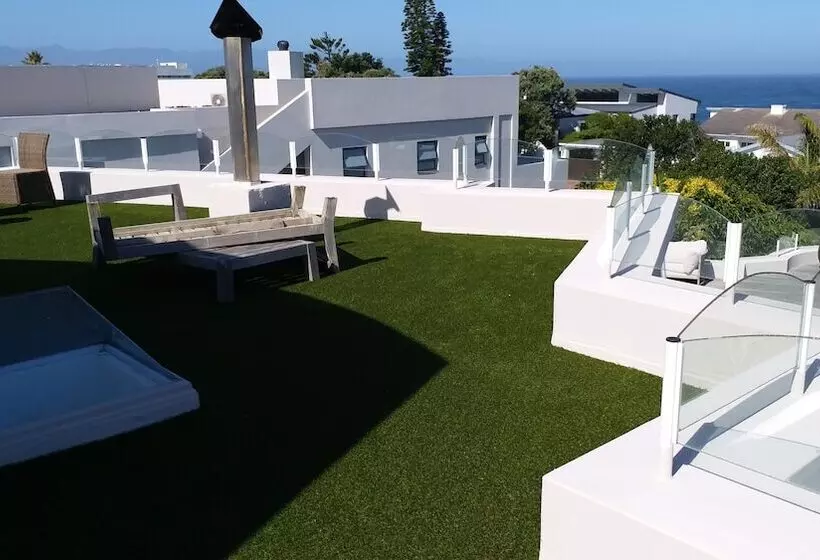 پانسیون 115 On Beachy Head Drive Guest House