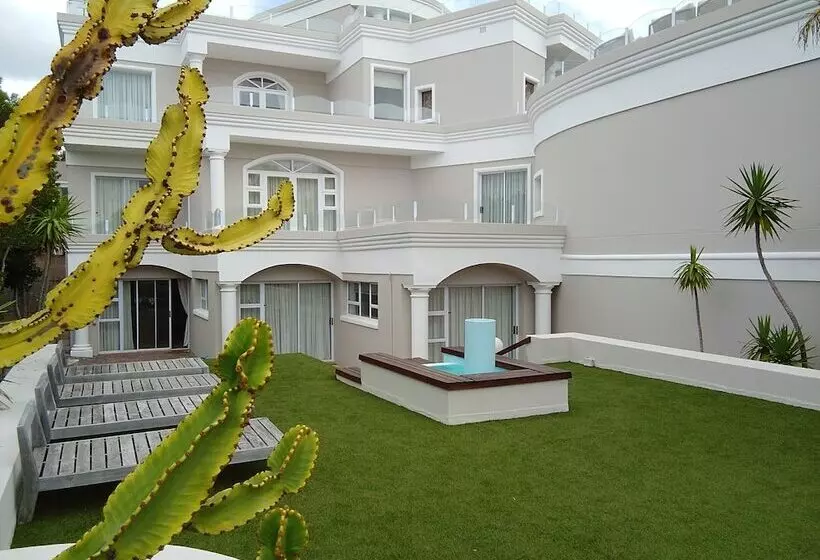 پانسیون 115 On Beachy Head Drive Guest House