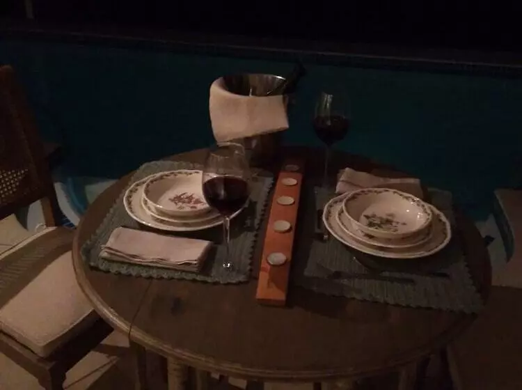 پانسیون 115 On Beachy Head Drive Guest House