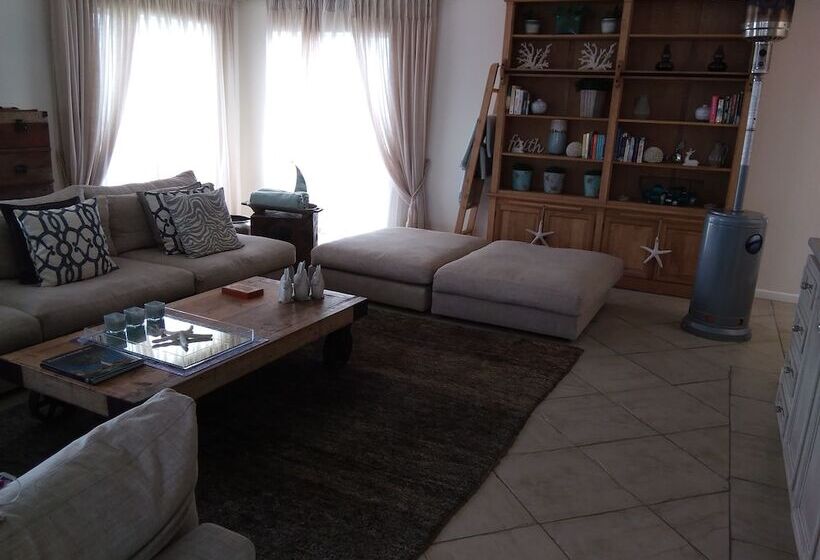 פנסיון 115 On Beachy Head Drive Guest House