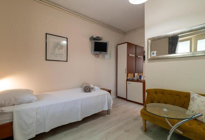 بنسيون House Bakica