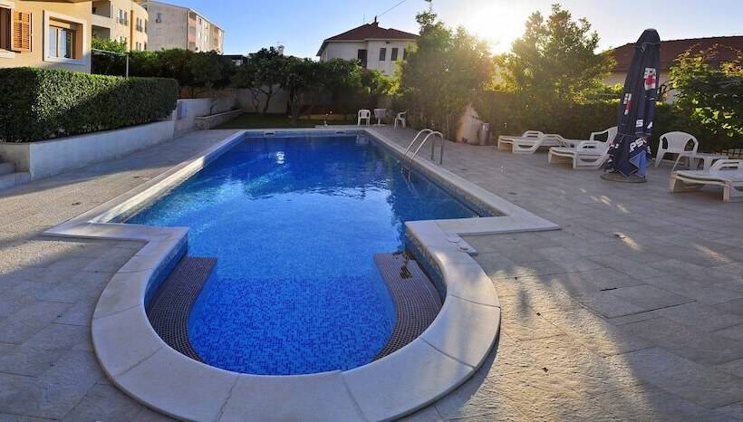 بنسيون House Bakica