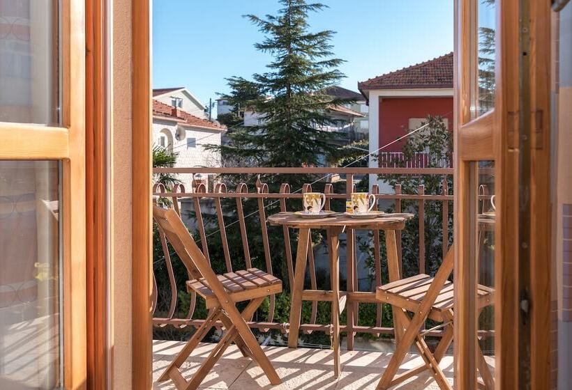 بنسيون House Bakica