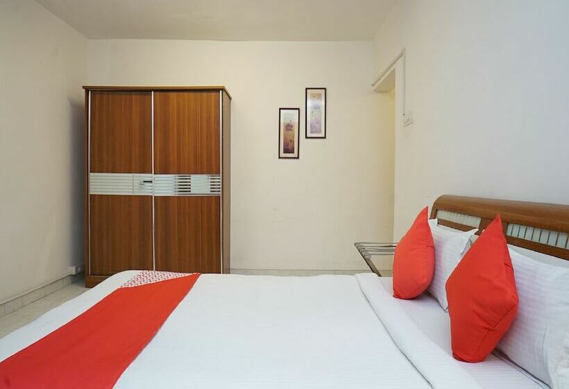 هتل 10 Blossoms Service Apartments By Oyo Rooms