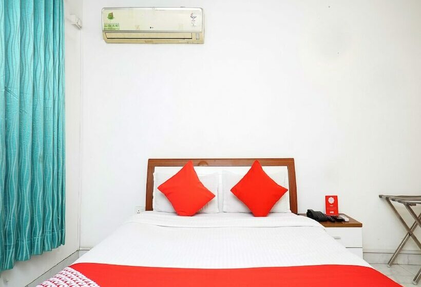 هتل 10 Blossoms Service Apartments By Oyo Rooms