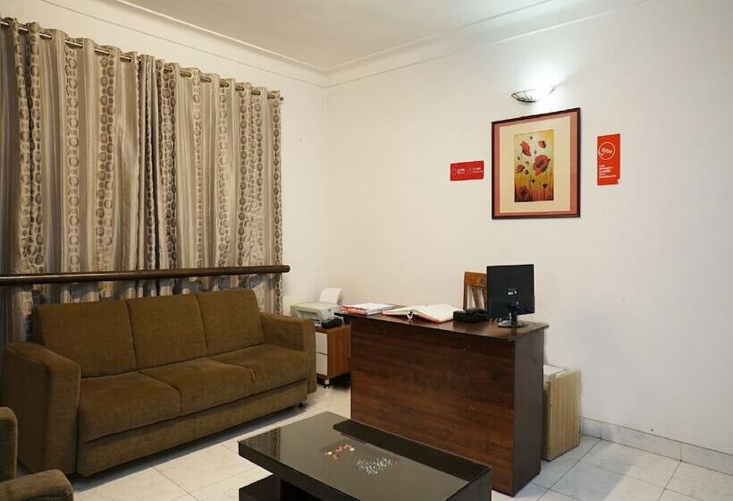 هتل 10 Blossoms Service Apartments By Oyo Rooms