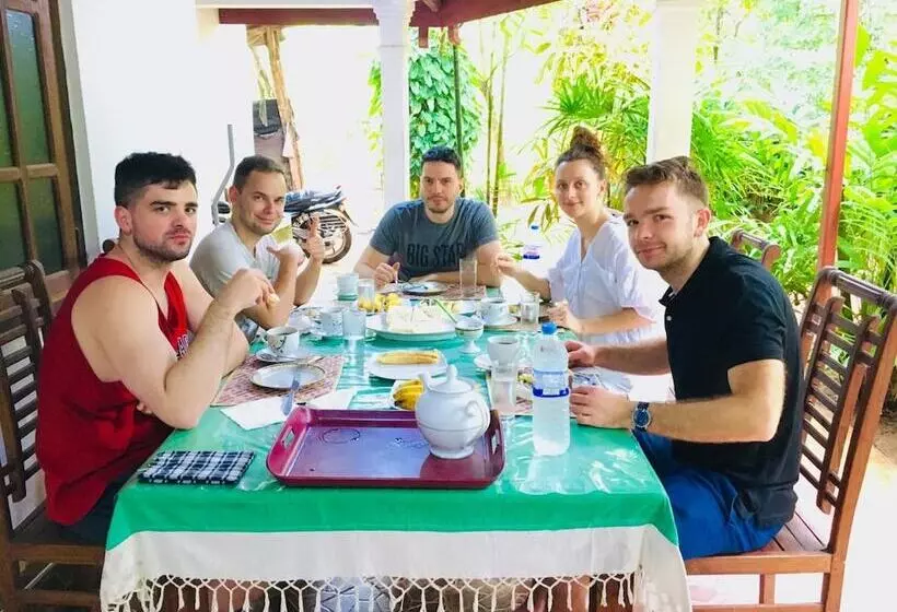 Hotelli Gangadiya Rest