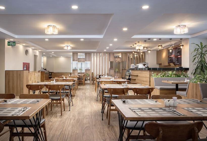 בית מלון כפרי Hm Grand Central