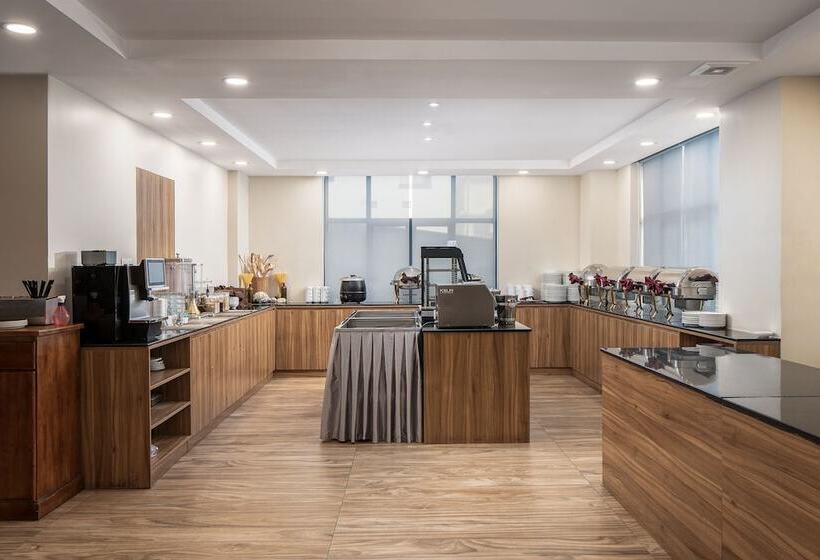 בית מלון כפרי Hm Grand Central