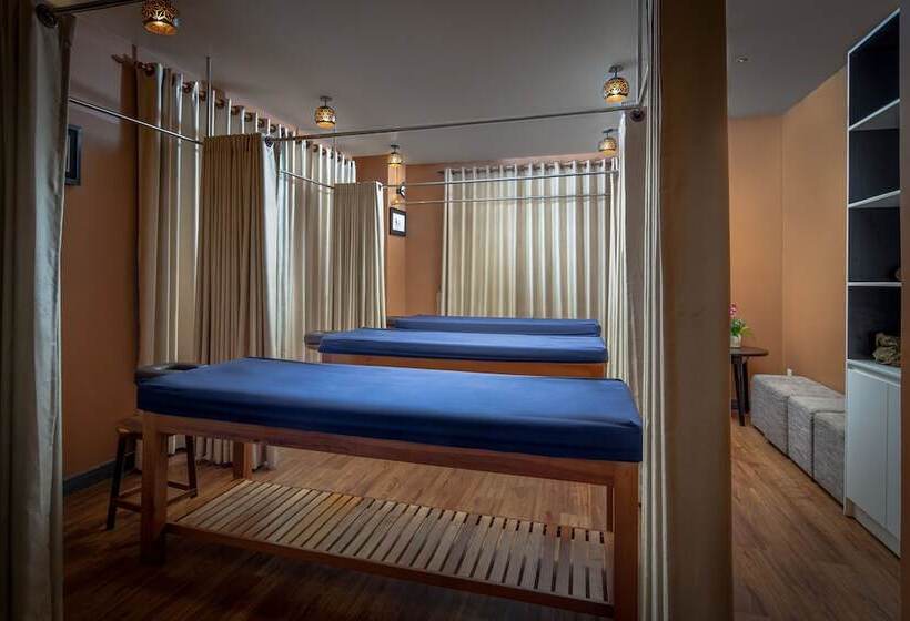 בית מלון כפרי Hm Grand Central