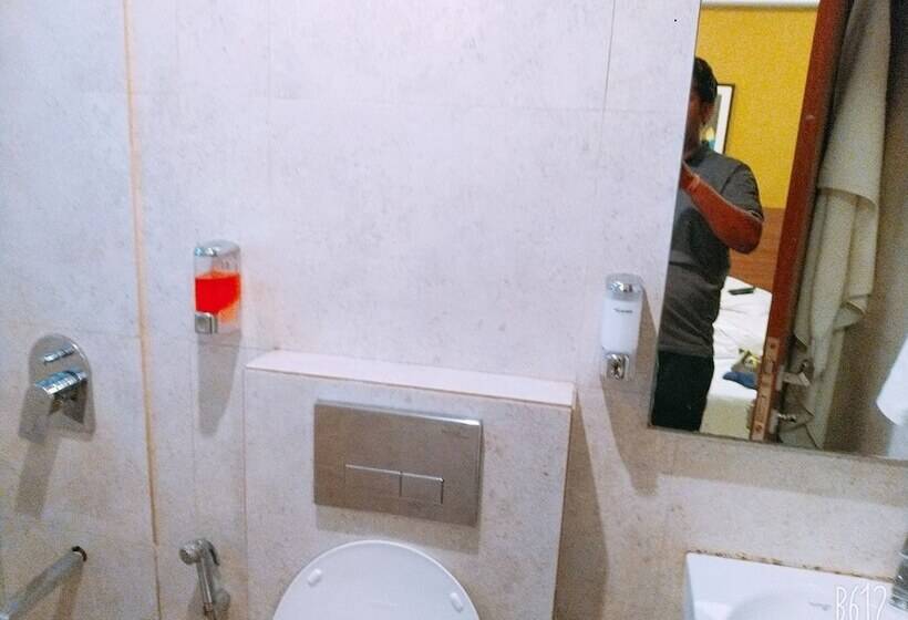 هتل Jindal Regency