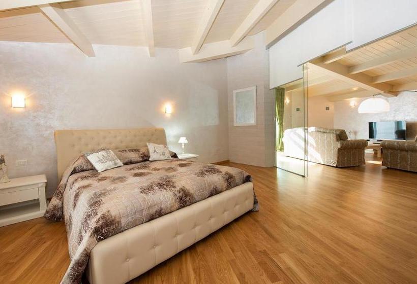 Jolie Bed And Breakfast