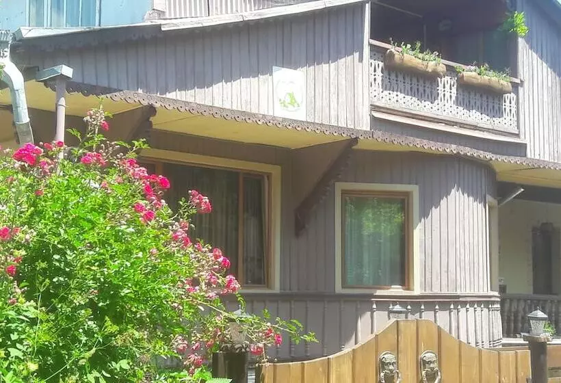 Majatalo Artsiv Guesthouse