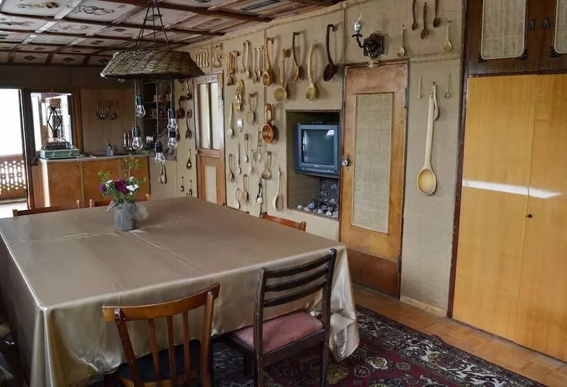 Majatalo Artsiv Guesthouse