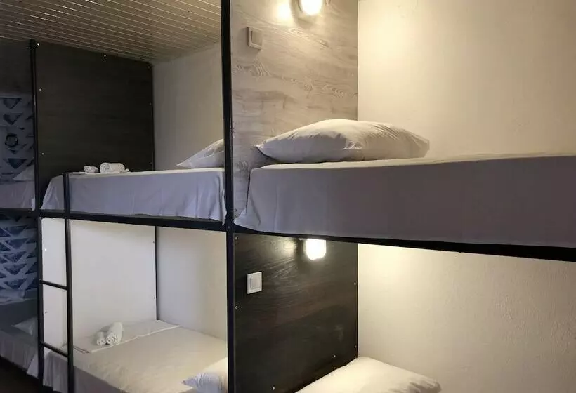 ユースホステル Kisas Place