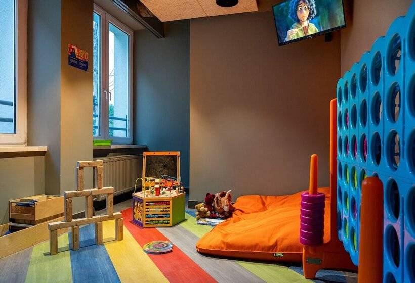 בית מלון כפרי A&o Warszawa Wola