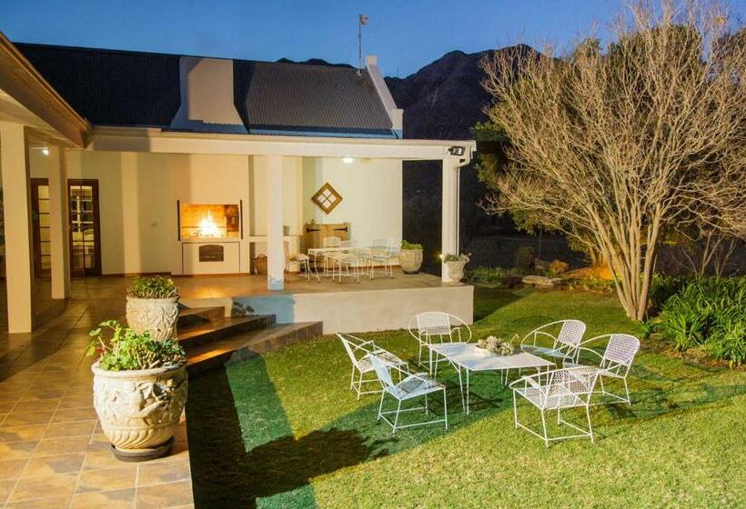 בית מלון כפרי Blue Lily Retreat