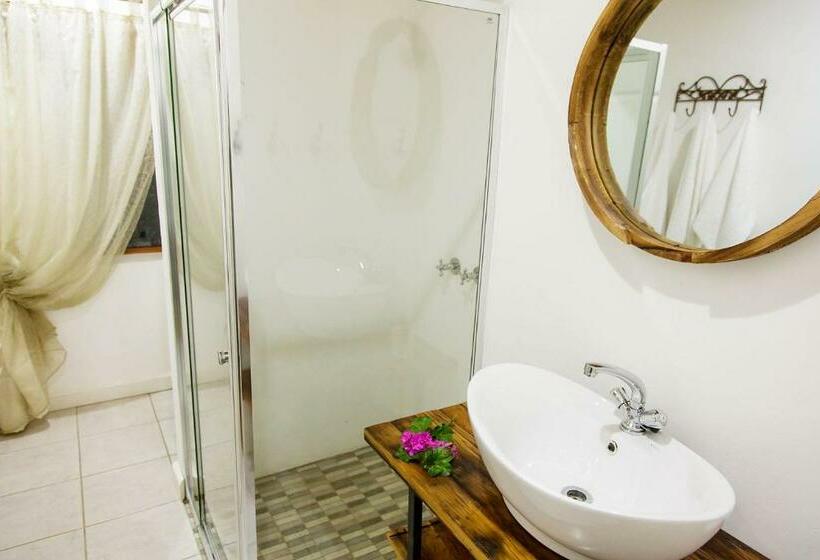 בית מלון כפרי Blue Lily Retreat