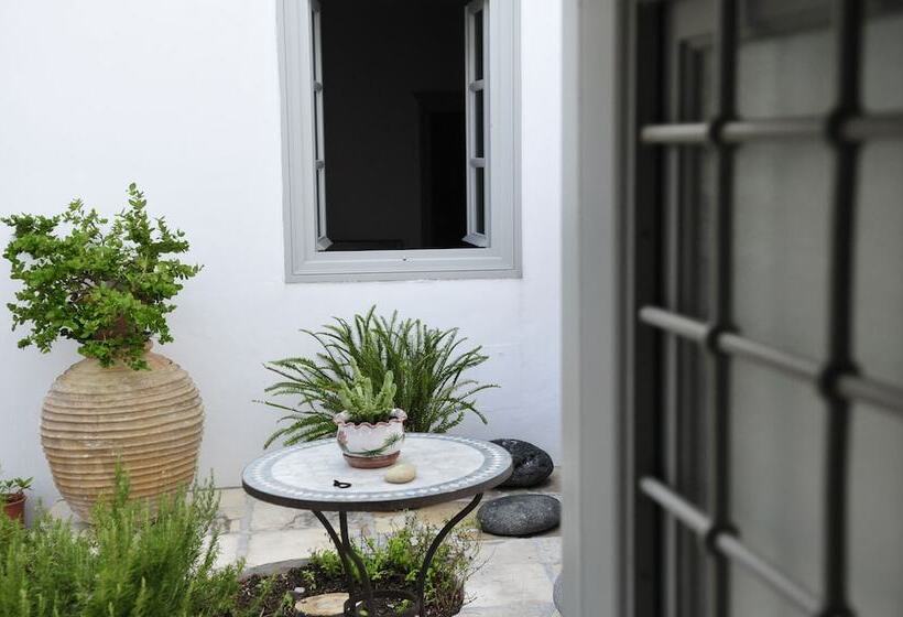 1880 Luxury Apartments