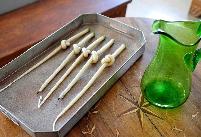 1880 Luxury Apartments