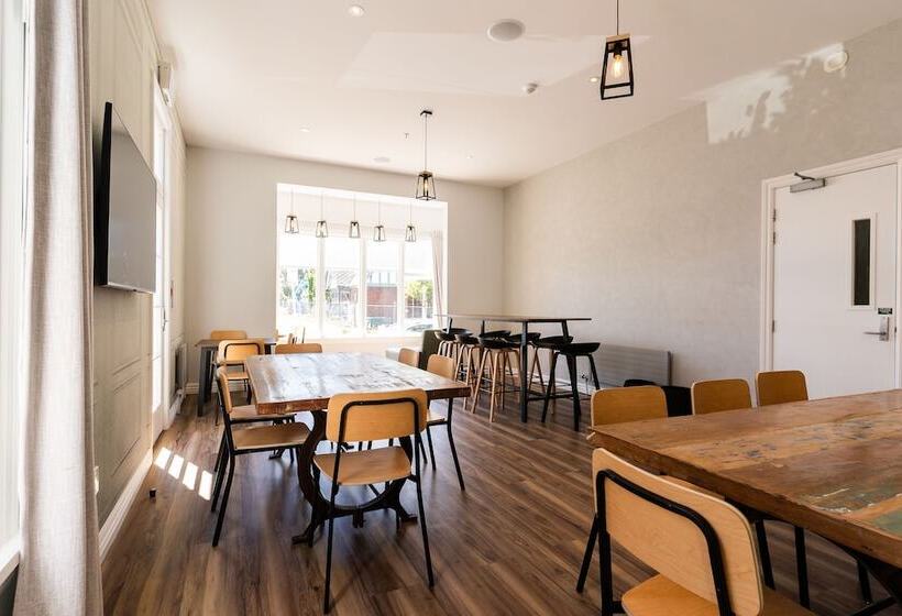 هاستل Haka House Christchurch