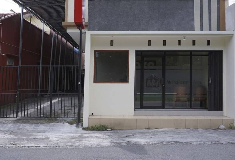 هاستل Oyo 265 Nurdiono House Kentungan