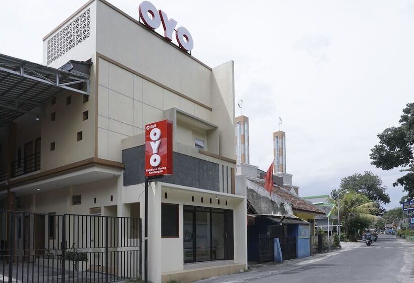 هاستل Oyo 265 Nurdiono House Kentungan