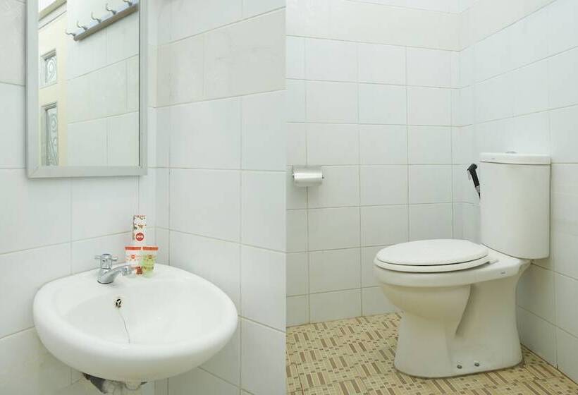 هاستل Oyo 265 Nurdiono House Kentungan