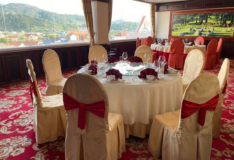 ホテル Anoulackkhenlao