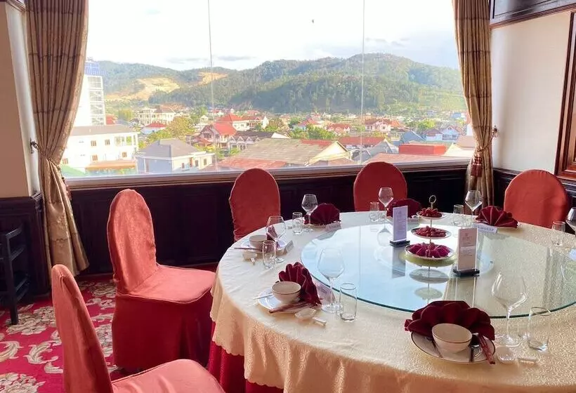 ホテル Anoulackkhenlao