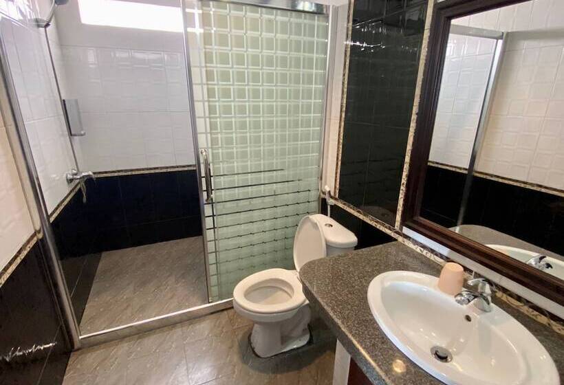 ホテル Anoulackkhenlao