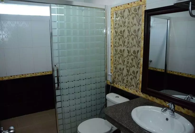 ホテル Anoulackkhenlao