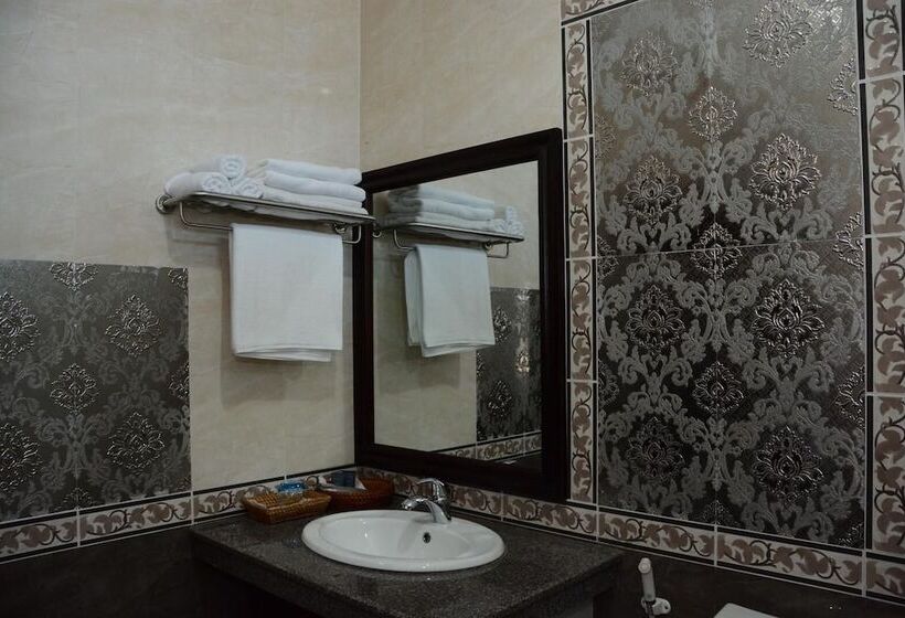 ホテル Anoulackkhenlao