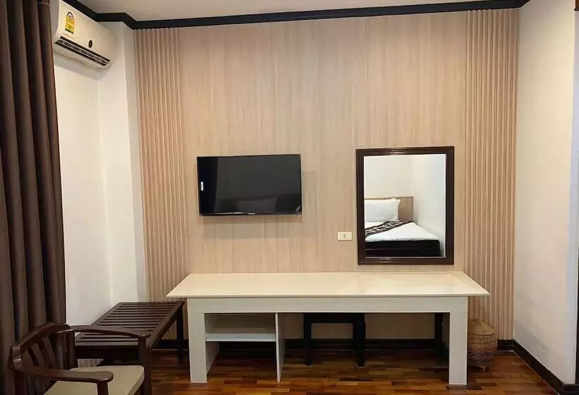 ホテル Anoulackkhenlao