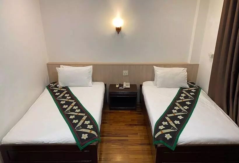 ホテル Anoulackkhenlao