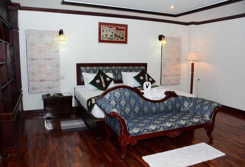 ホテル Anoulackkhenlao