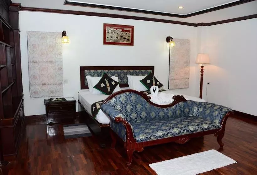 ホテル Anoulackkhenlao