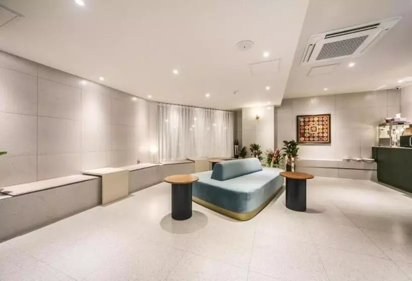 Changwon Brown Dot Hotel Palyong
