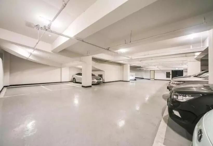 Changwon Brown Dot Hotel Palyong