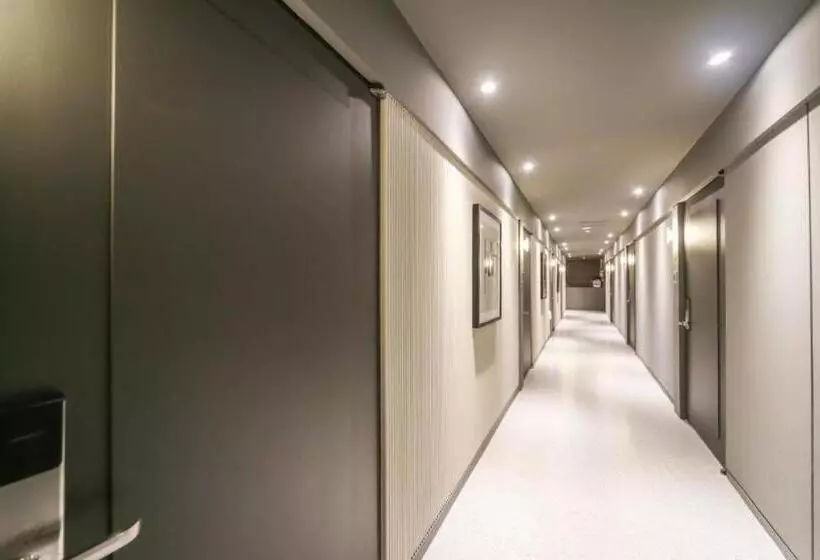 Changwon Brown Dot Hotel Palyong