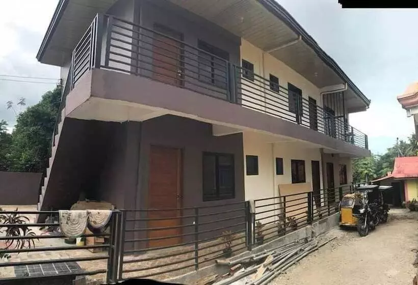 ホテル Chicos Apartments Pangasinan