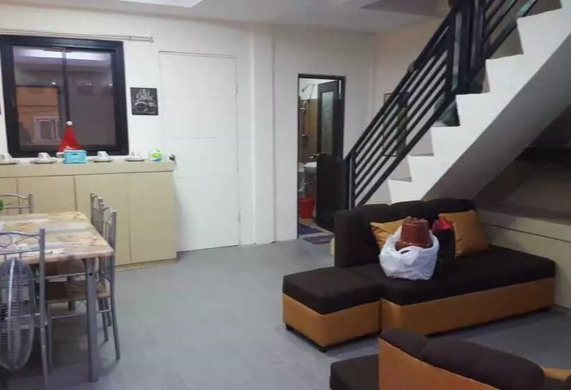ホテル Chicos Apartments Pangasinan