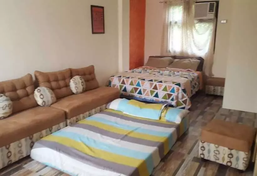 ホテル Chicos Apartments Pangasinan