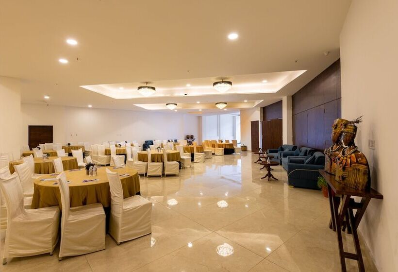 هتل Coral Resort And Spa Centrally Heated Mountain Side Resort Manali