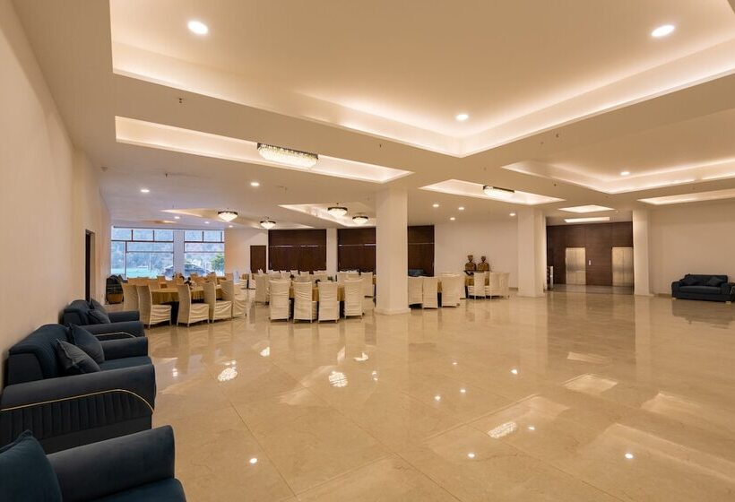 هتل Coral Resort And Spa Centrally Heated Mountain Side Resort Manali