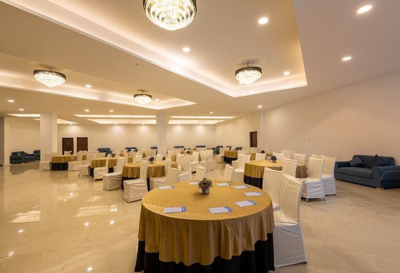 هتل Coral Resort And Spa Centrally Heated Mountain Side Resort Manali